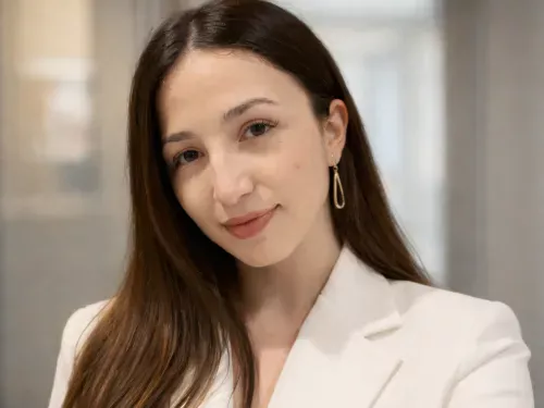 Buket T. - İstanbul Özel Ders Öğretmeni