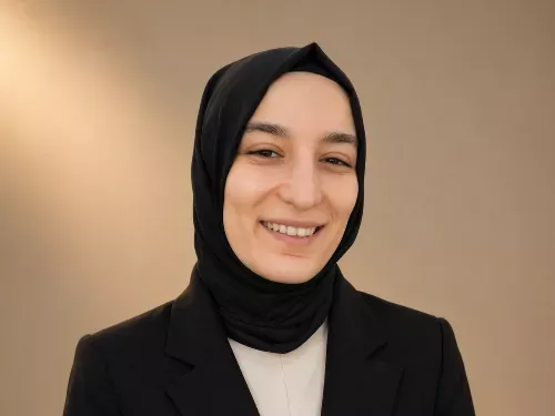 Betül K. - Özel Ders Öğretmeni Profil Resmi