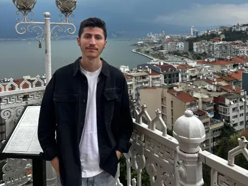 ONUR A. - İstanbul Beyoğlu Gitar Özel Ders Öğretmeni