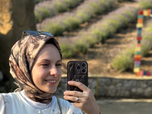 Ela Nur Ş. - Özel Ders Öğretmeni Profil Resmi