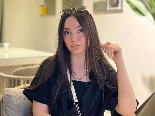 Delnaz N. Profil Resmi