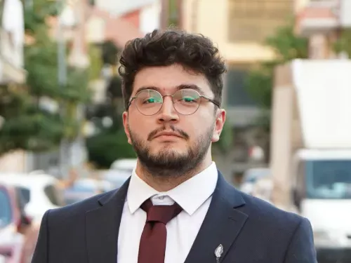 Nadir D. Profil Resmi
