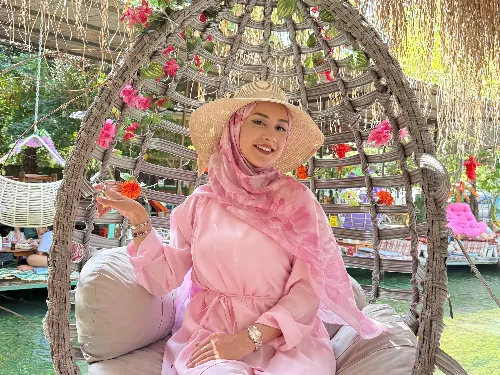 Pelin C. Profil Resmi